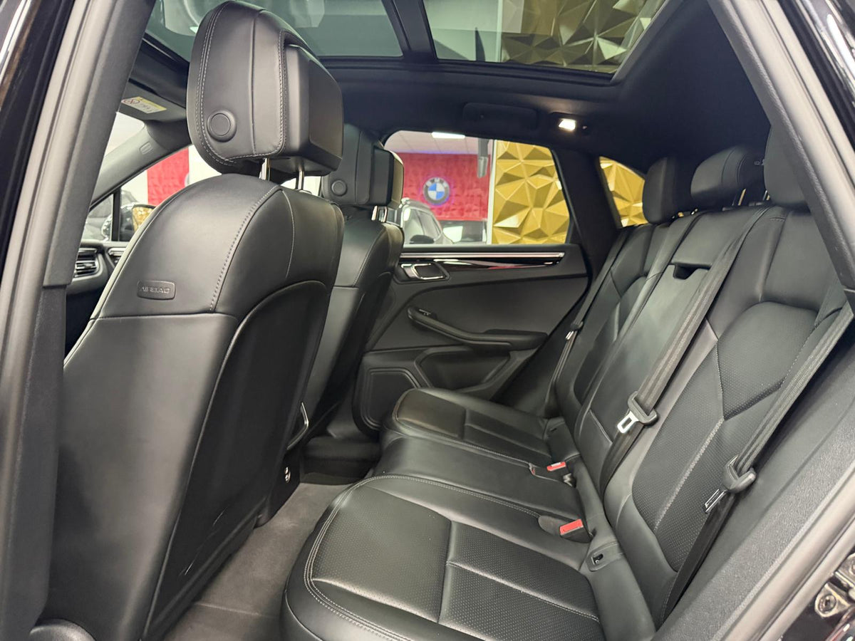 A-Porsche Macan