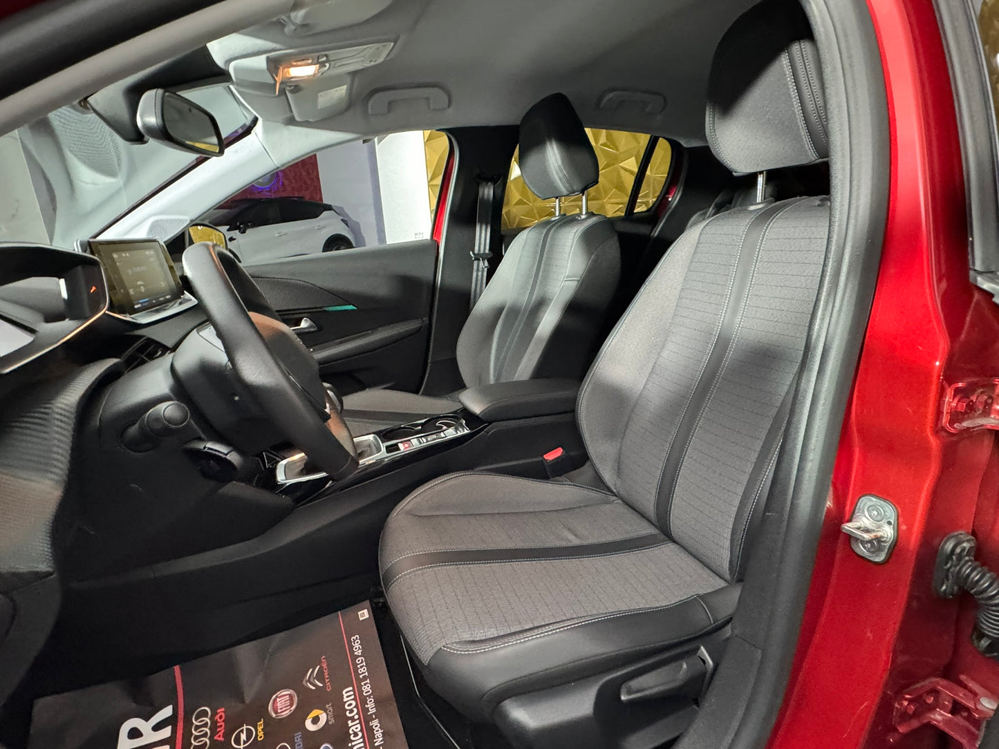 Peugeot 208 Allure Pack *PROMO*