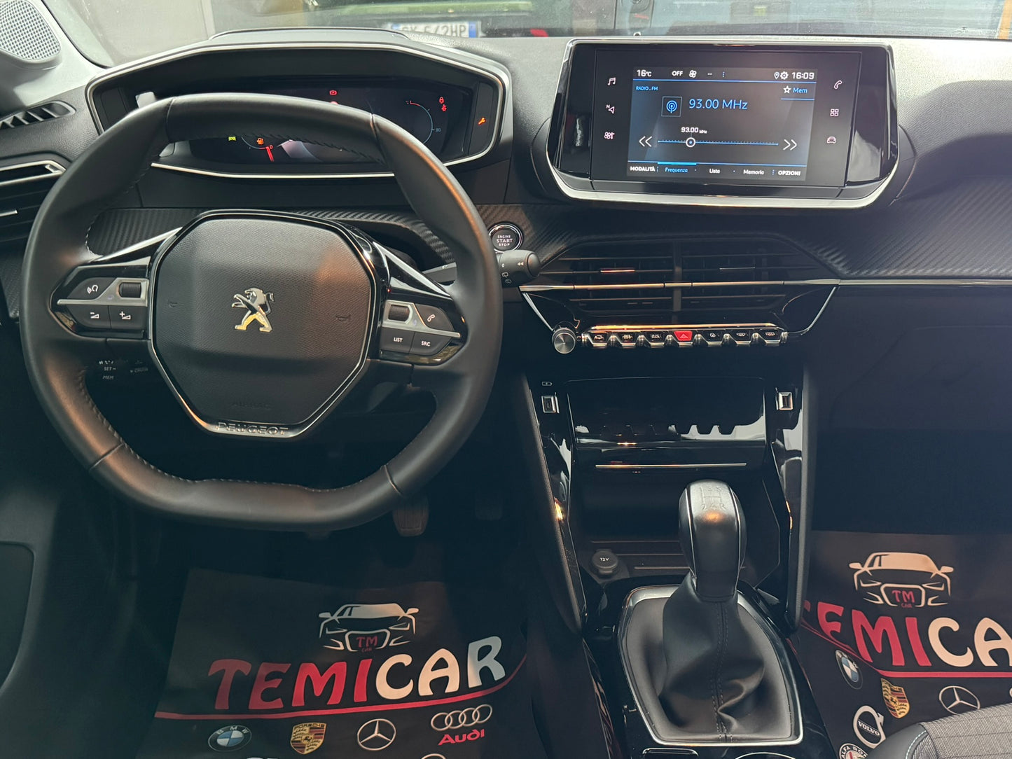 Peugeot 208 Allure Pack *PROMO*
