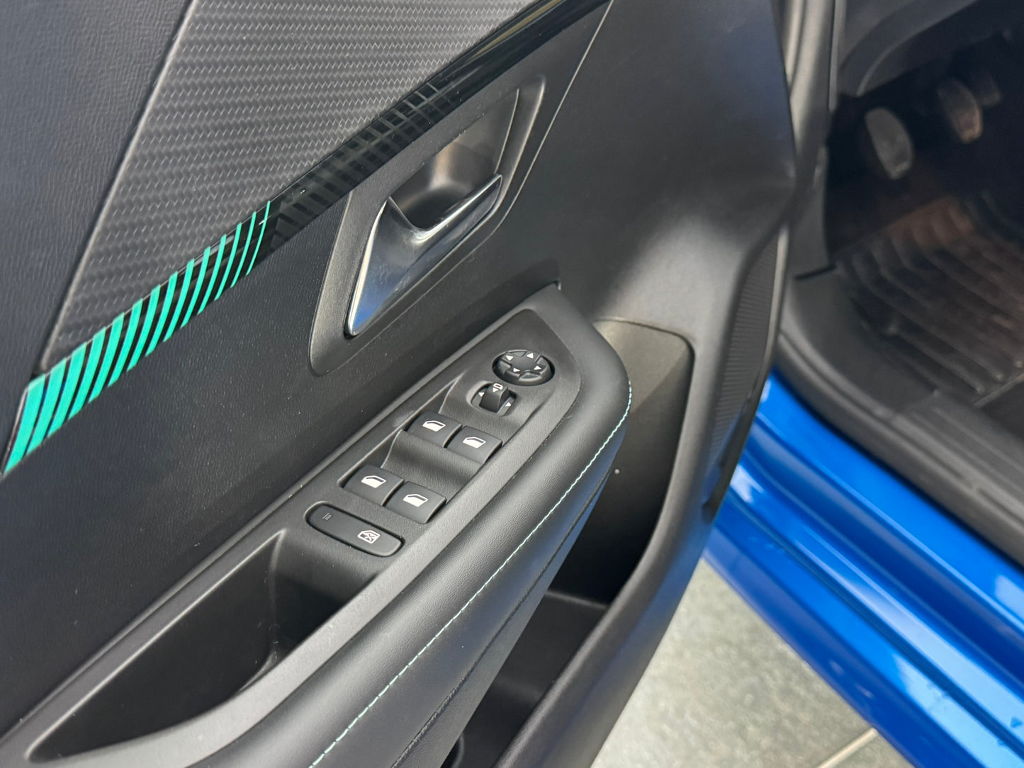 Peugeot 208 Allure Pack *Promo*