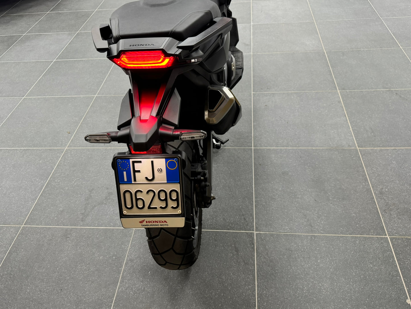 Honda Adv750