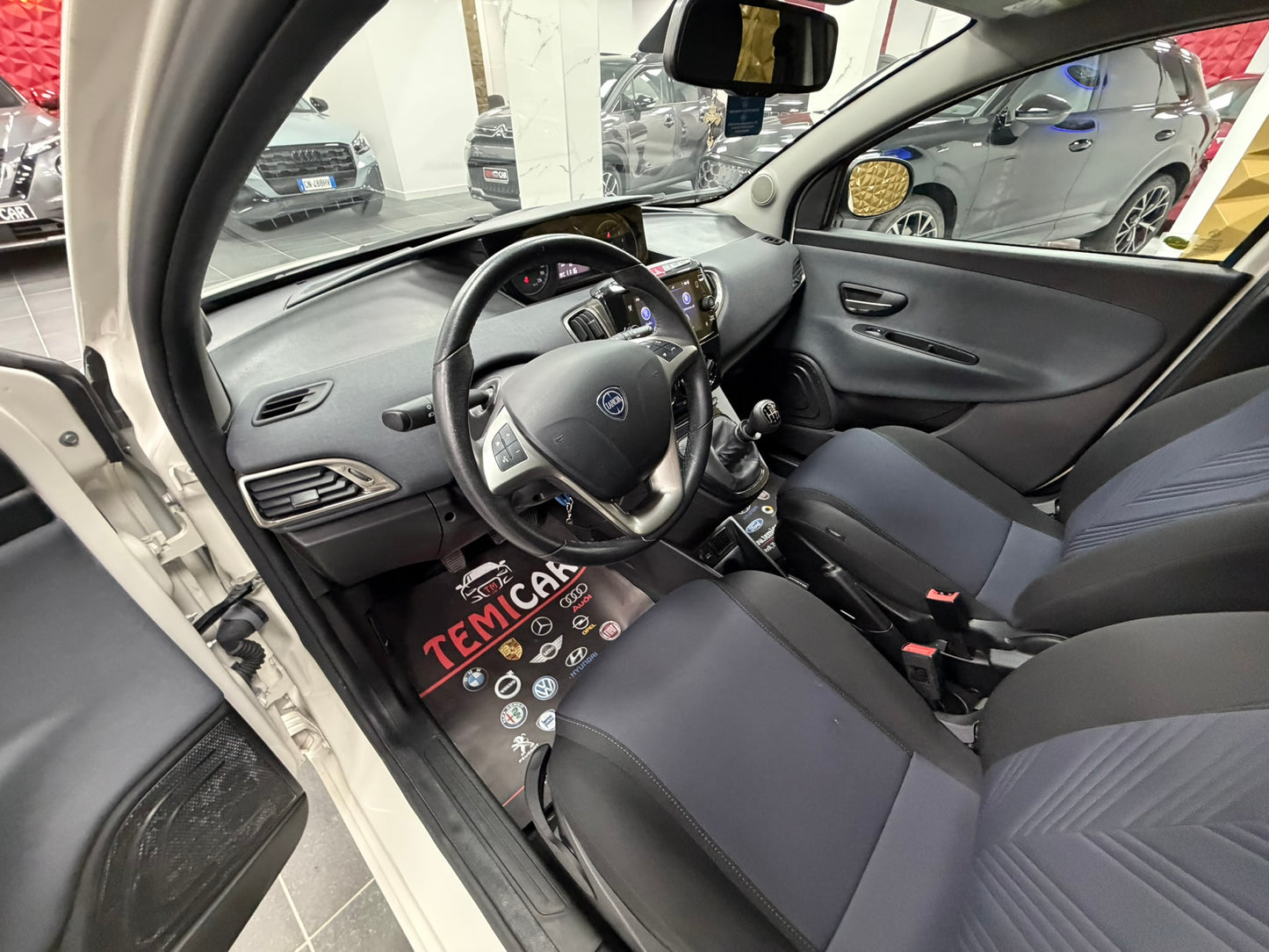 Lancia Ypsilon Ecochic