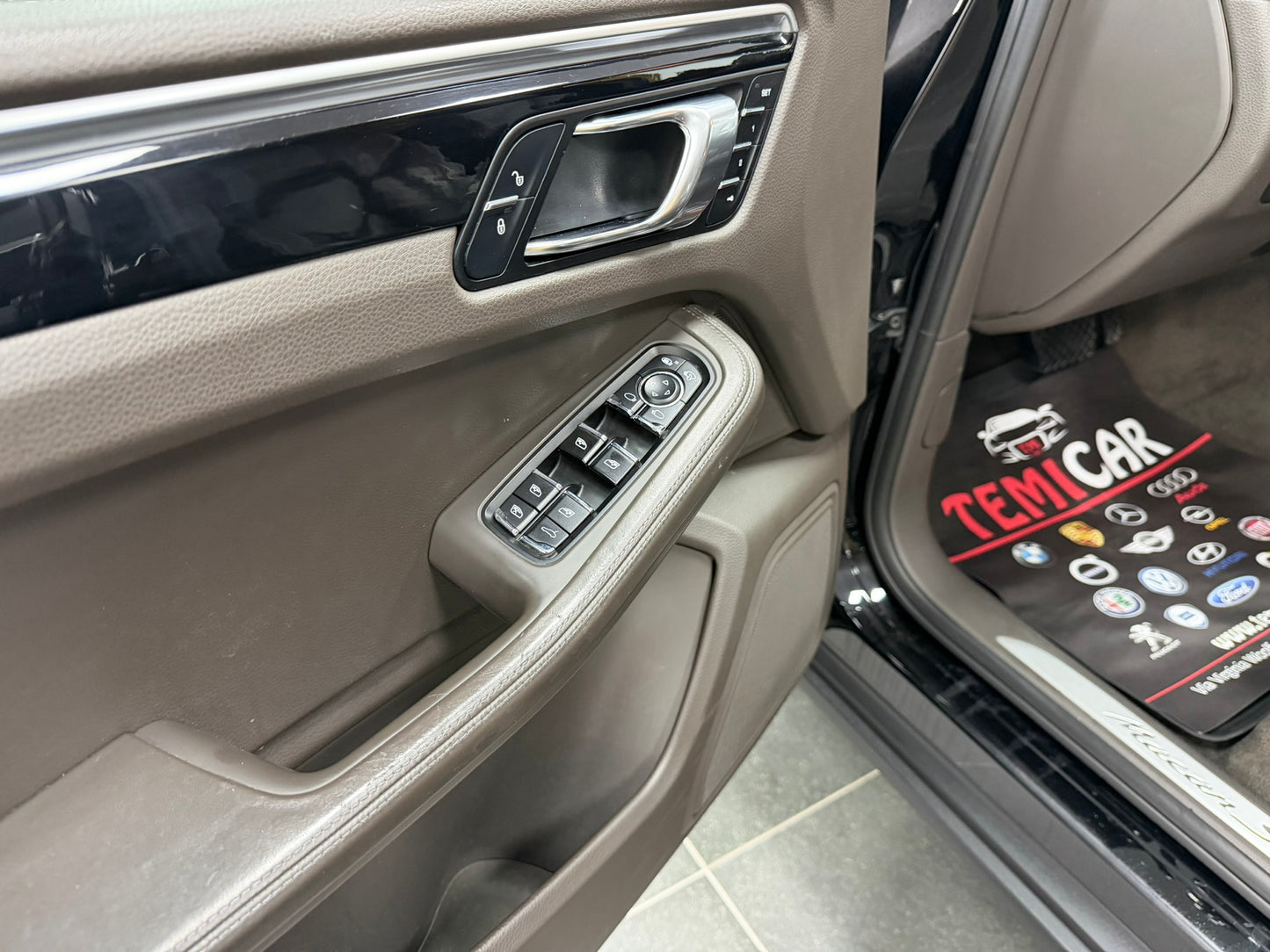 Porsche Macan S