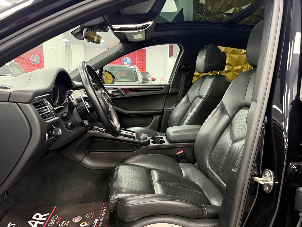 A-Porsche Macan
