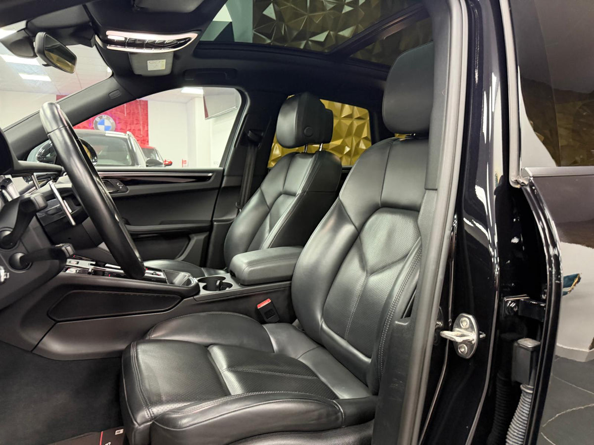 A-Porsche Macan