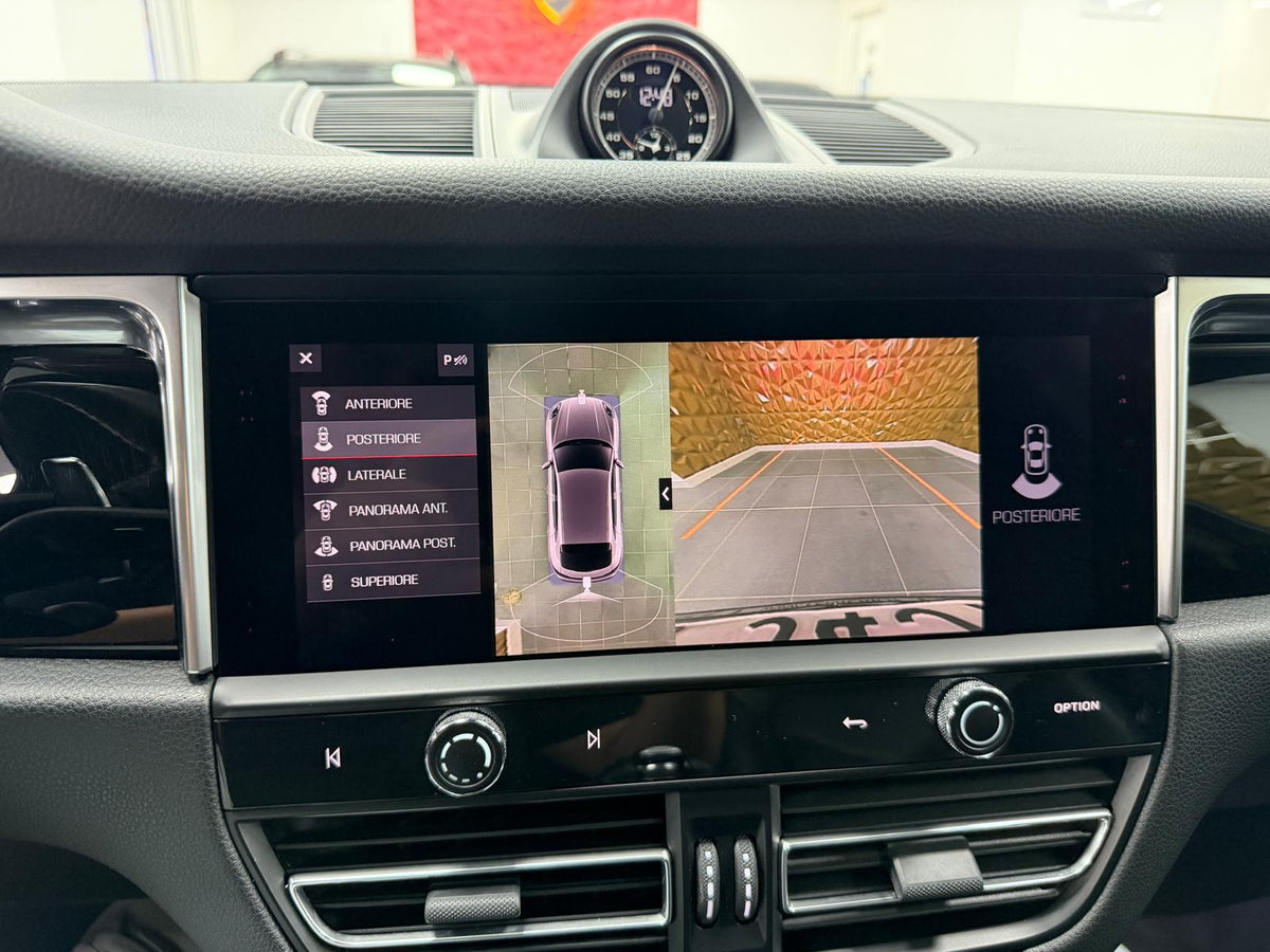 A-Porsche Macan
